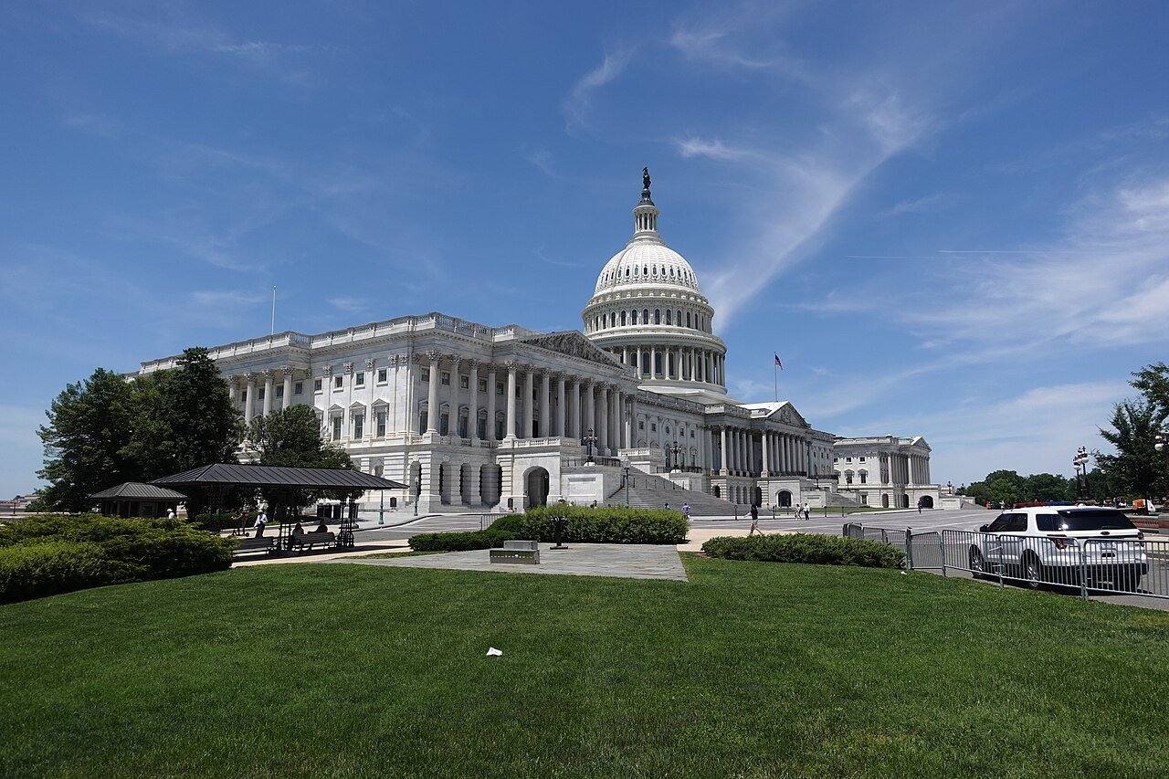 Fachada do Capitólio dos Estados Unidos, sede do Congresso americano, em Washington