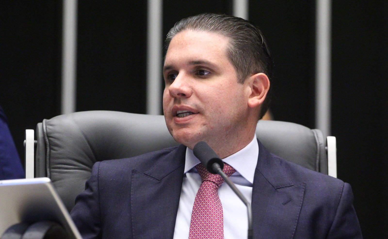 O presidente da Câmara, Hugo Motta, fala durante sessão no plenário da Câmara dos Deputados