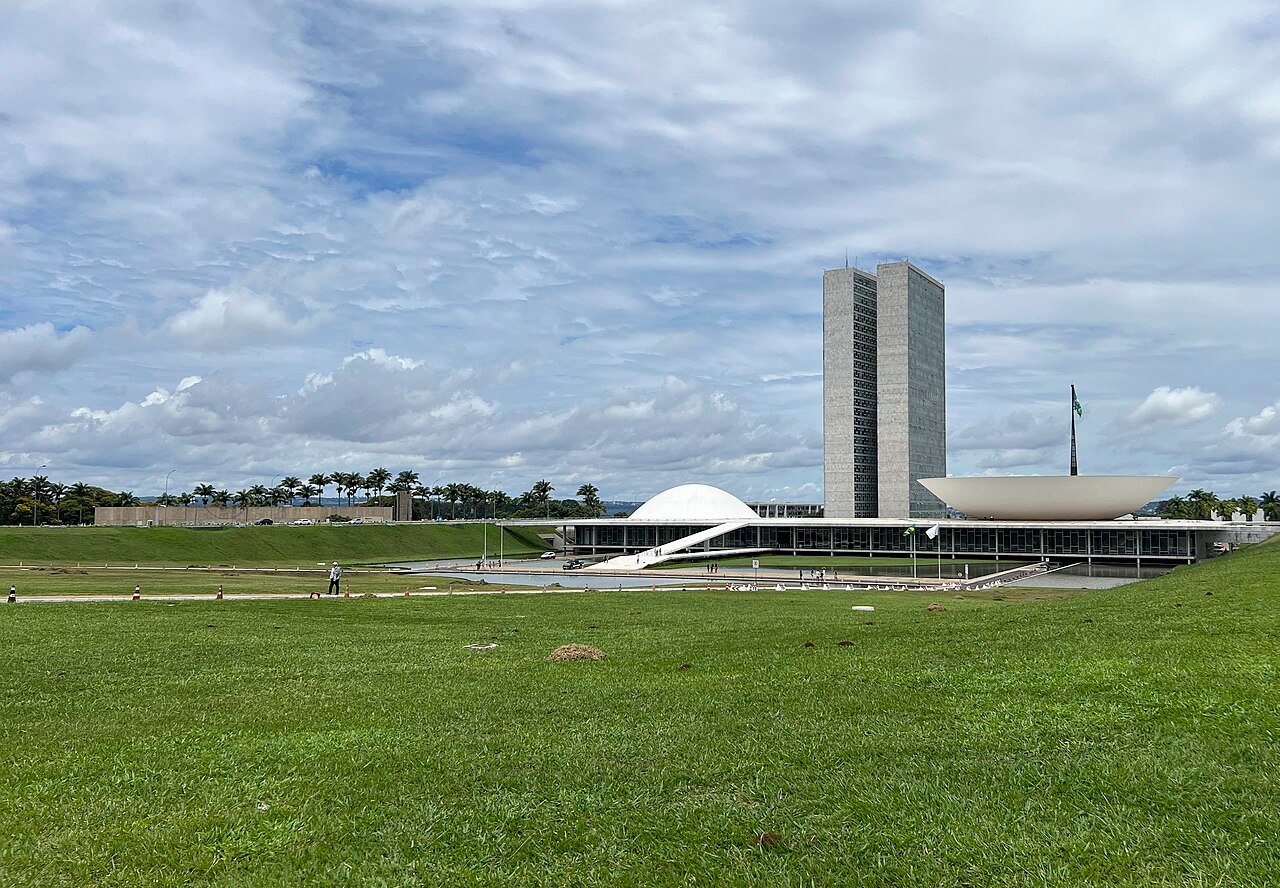 Prédio do Congresso Nacional, em Brasília, com as duas torres e as cúpulas do Senado e da Câmara