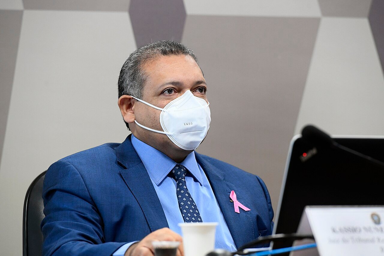 Kássio Nunes Marques de terno azul durante sabatina na Comissão de Constituição e Justiça do Senado