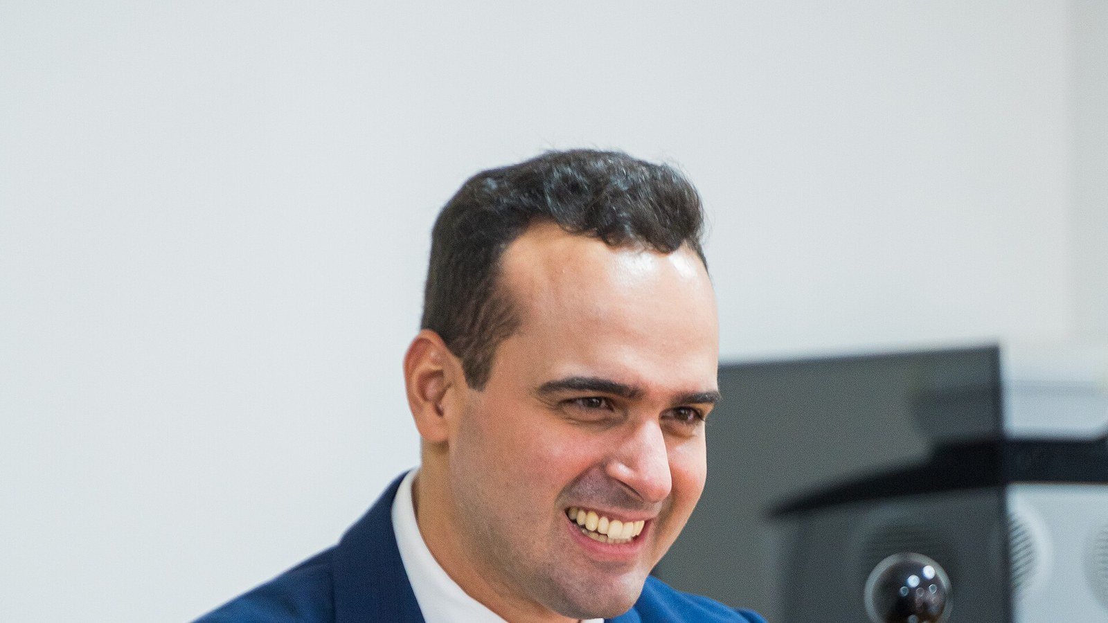 Retrato sorridente de Lucas Ribeiro, vice-governador da Paraíba