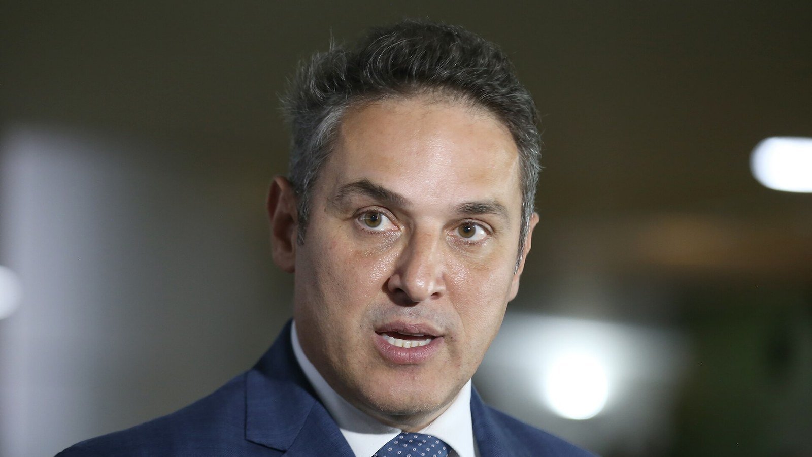 Deputado Luciano Zucco em entrevista na Câmara dos Deputados