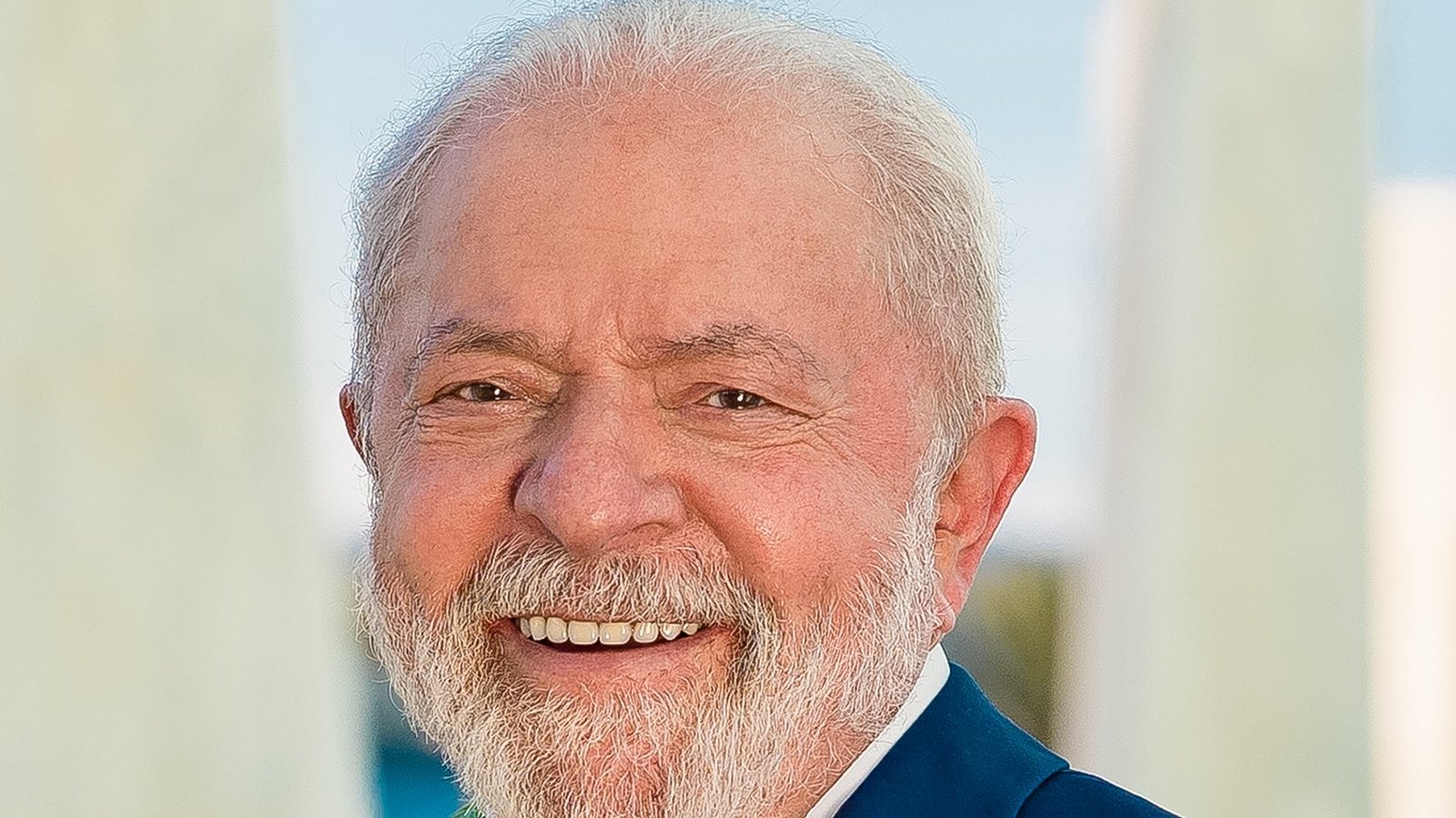 O presidente Luiz Inácio Lula da Silva sorrindo, em foto oficial da Presidência da República