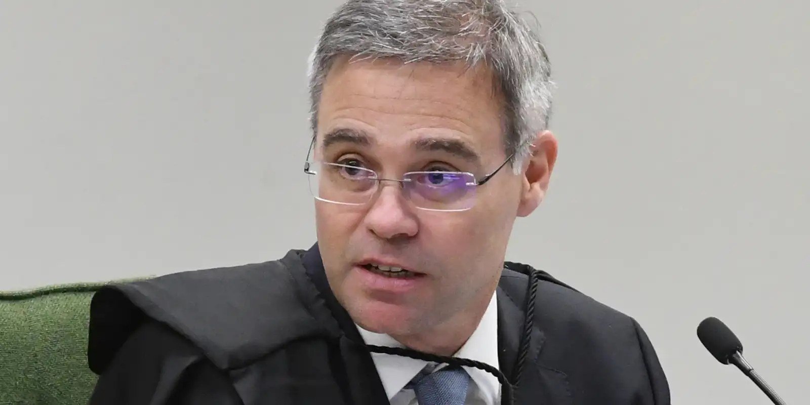 O ministro André Mendonça durante sessão no Supremo Tribunal Federal