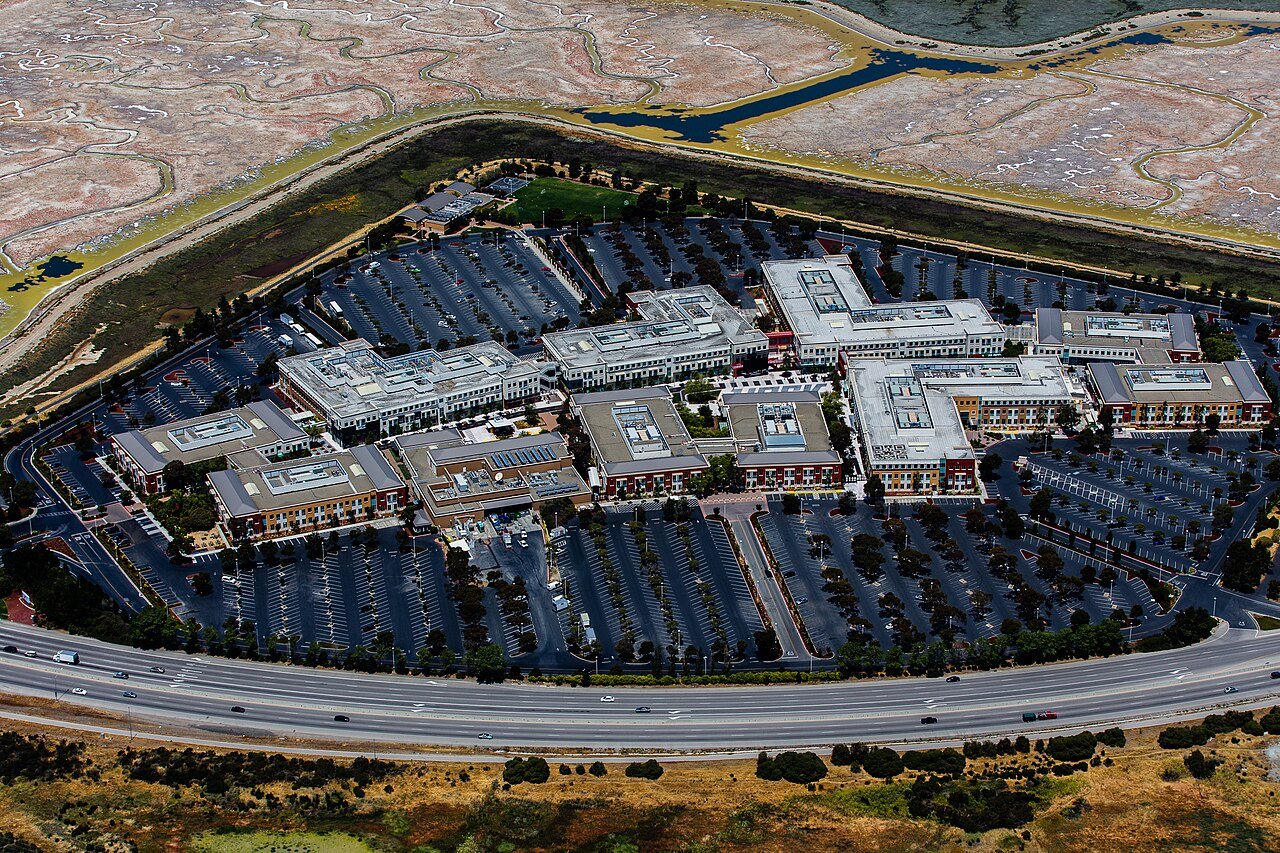 Vista aérea do campus da empresa em Menlo Park, na Califórnia, onde fica a sede da Meta, dona de Facebook, Instagram e WhatsApp