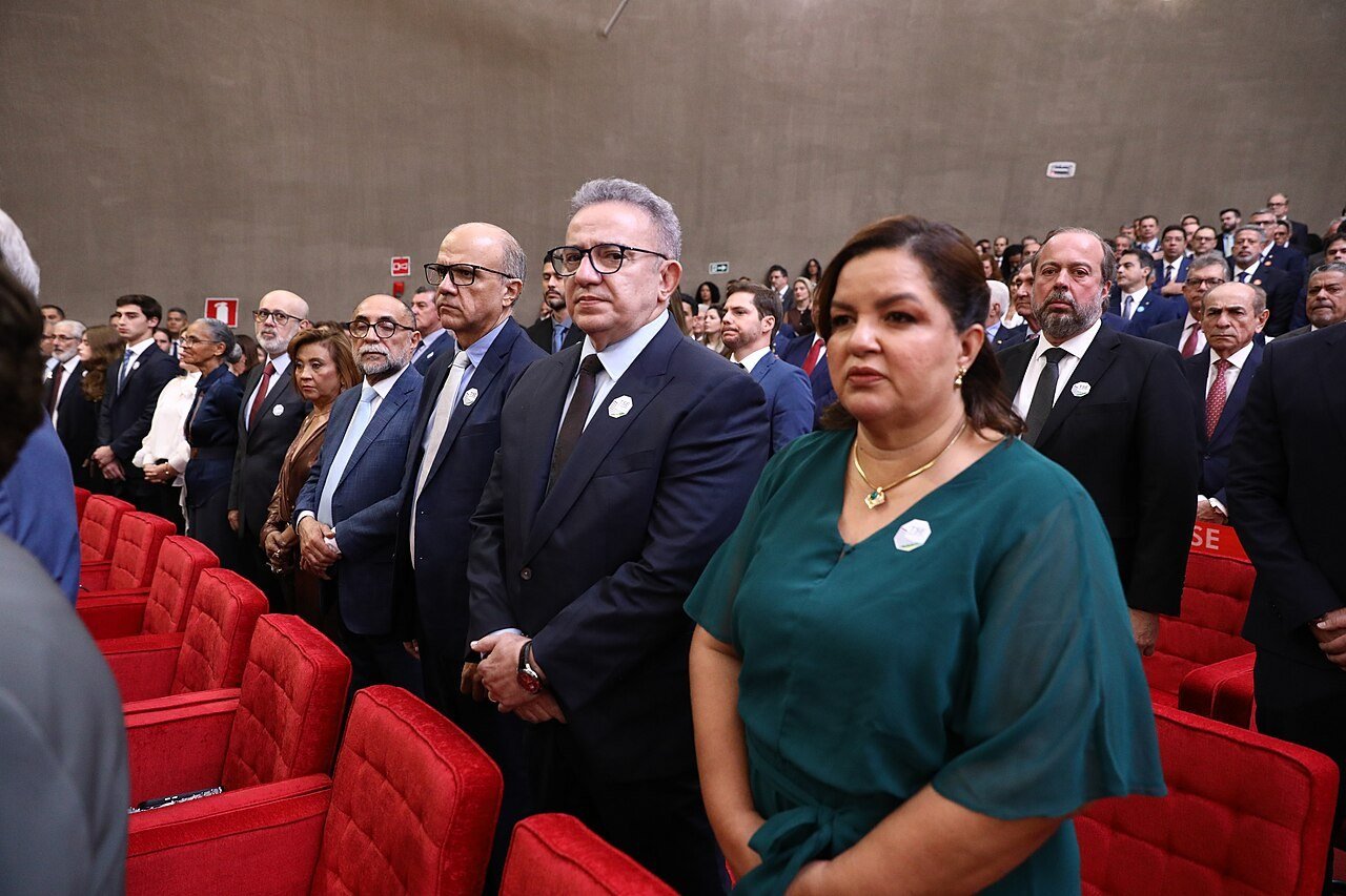 O ministro Kassio Nunes Marques discursa no púlpito do Tribunal Superior Eleitoral na posse na presidência da corte, em maio de 2026, foto de arquivo