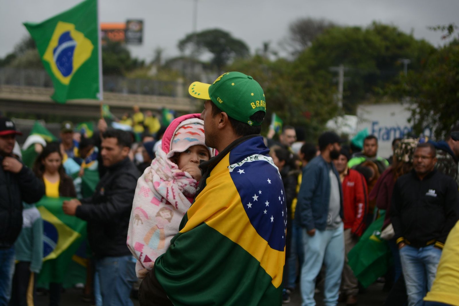 PL oficializa Flávio Bolsonaro como candidato à Presidência