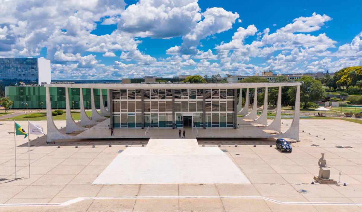 Fachada do edifício do Supremo Tribunal Federal, na Praça dos Três Poderes, em Brasília